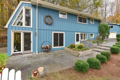 305 Rock Landing Rd, East Hampton, CT 06424