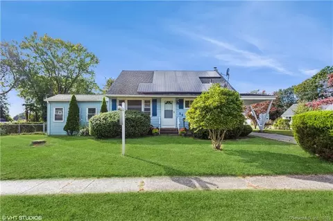 35 Davis Dr, Milford, CT 06460