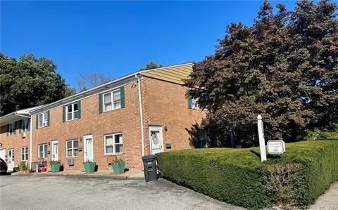 30 Maple Tree Ave #J, Stamford, CT 06906
