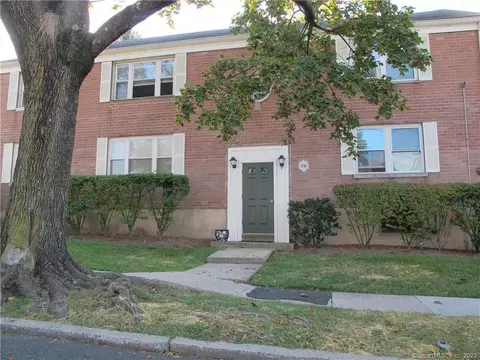 29 Standish Rd #1, Stamford, CT 06902