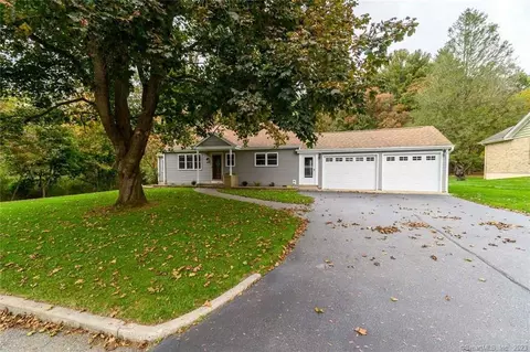 28 Floral Ave, Thompson, CT 06255