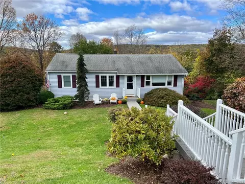 10 Johns Rd, Brookfield, CT 06804