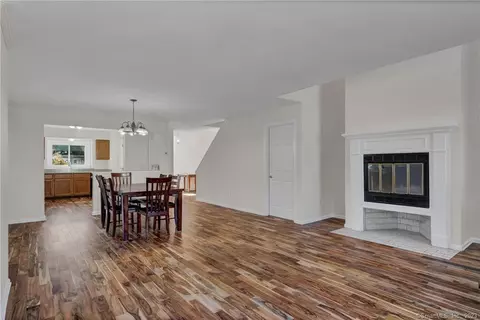 902 Sand Stone Dr #902, South Windsor, CT 06074