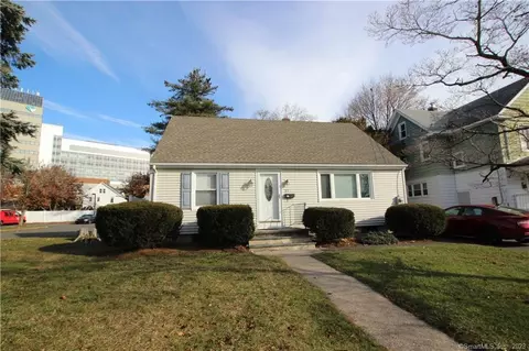 17 Crane St, Danbury, CT 06810