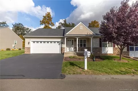 16 Woodridge Dr #16, Windsor Locks, CT 06096