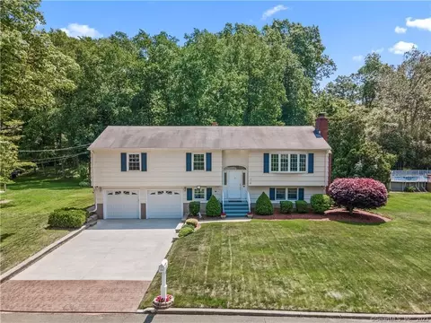 18 Branhaven Dr, East Haven, CT 06513