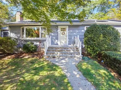 10 Pink Cloud Ct, Norwalk, CT 06851