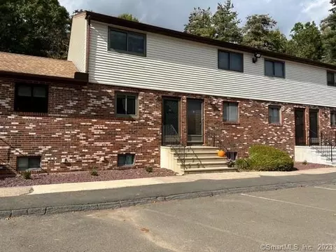10 W Pine Way #B2, Plainville, CT 06062