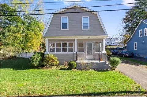 16 Roberts St, Newington, CT 06111