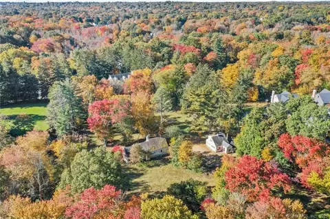 70 Cranbury Rd, Norwalk, CT 06851