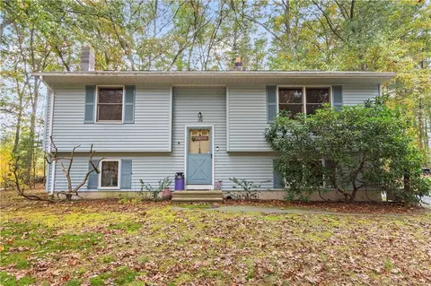 126 Pleasant View Dr, Killingly, CT 06241
