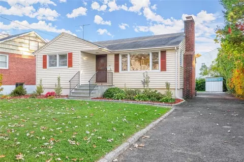 6 Maxwell Rd, Norwalk, CT 06851