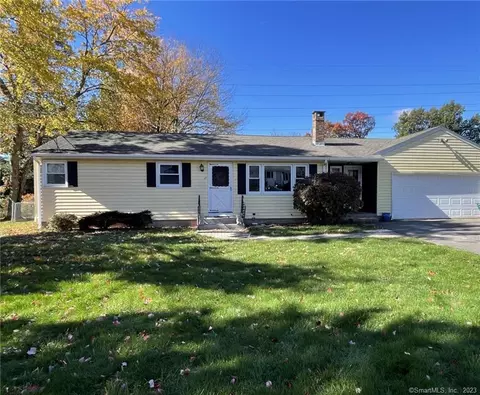 17 Christopher Dr, Vernon, CT 06066