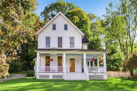 28 W Church St, Wilton, CT 06897