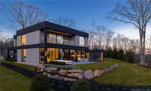 21 Edith Ln, Wilton, CT 06897