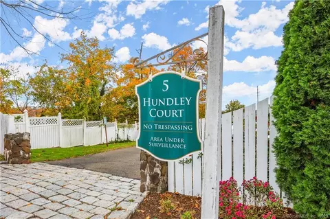 5 Hundley Ct #3B, Stamford, CT 06902
