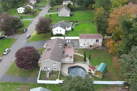 58 Ten Acre Rd, Middletown, CT 06457