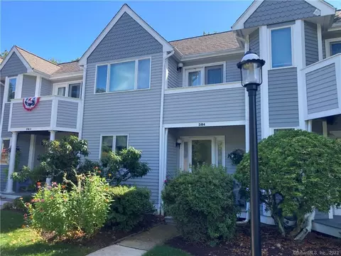59 Old Post Rd #DR4, Clinton, CT 06413