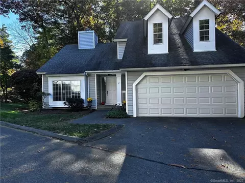 2 Thornbush #2, Simsbury, CT 06070