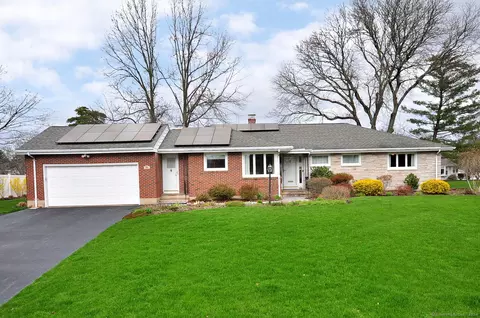 22 Kirkwood Rd, West Hartford, CT 06117
