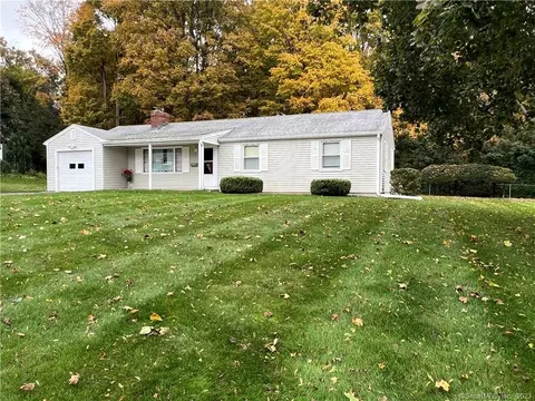 7 Gordon Ave, Enfield, CT 06082