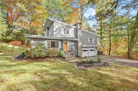 38 Hemlock Trl, Trumbull, CT 06611