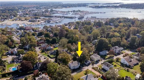 25 New London Rd, Groton, CT 06355
