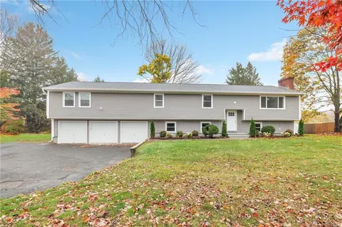 307 Pepper St, Monroe, CT 06468