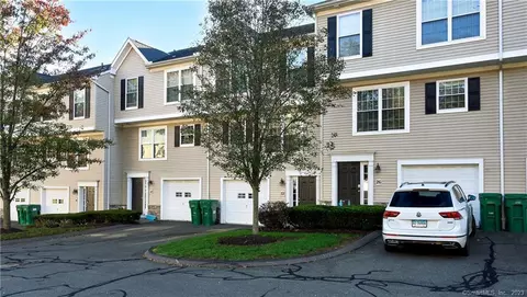 22 Donahue Ln #22, Manchester, CT 06040
