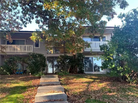 22 Henry St #22, Norwich, CT 06360