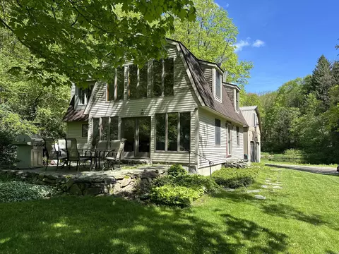 37 Painter Hill Rd, Roxbury, CT 06783