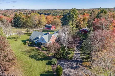 35 Meadow Ln, Harwinton, CT 06791