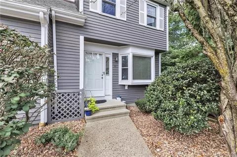 61 Dawn St, Fairfield, CT 06824