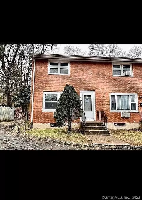 476 Woodbridge St #14, Manchester, CT 06042