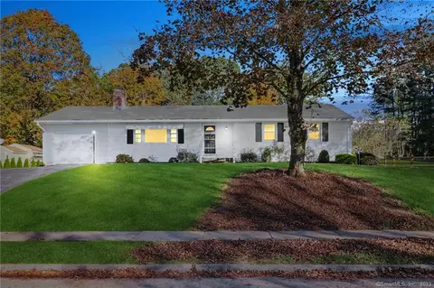 74 Harvest Ln, East Hartford, CT 06118