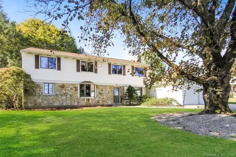91 Woodpond Rd, West Hartford, CT 06107