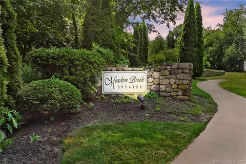 322 Spruce Hill Dr #322, Oxford, CT 06478