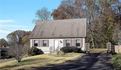 38 High St, Portland, CT 06480