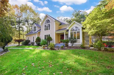 39 Grey Rocks Ct, Glastonbury, CT 06033
