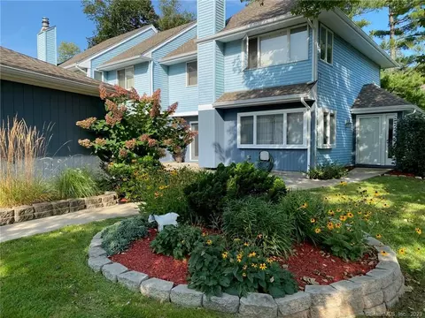 199 W Bass Ln #199, Suffield, CT 06078