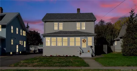 35 Cambridge St, West Hartford, CT 06110