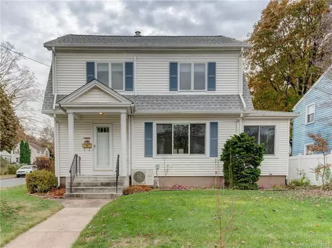 102 Hollister St, Manchester, CT 06042