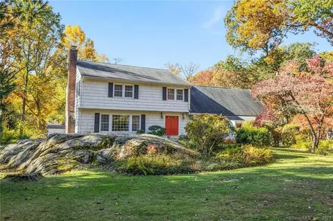 85 Dundee Rd, Stamford, CT 06902