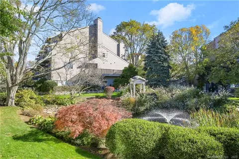 1465 E Putnam Ave #519, Greenwich, CT 06870