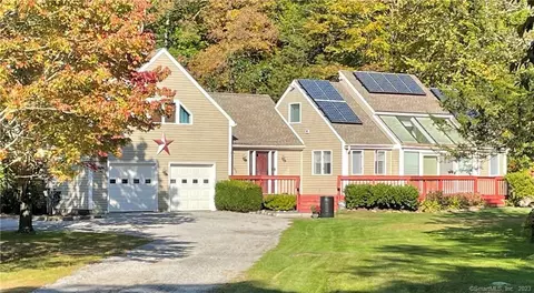 108 Arrowhead Ln, Bethlehem, CT 06751