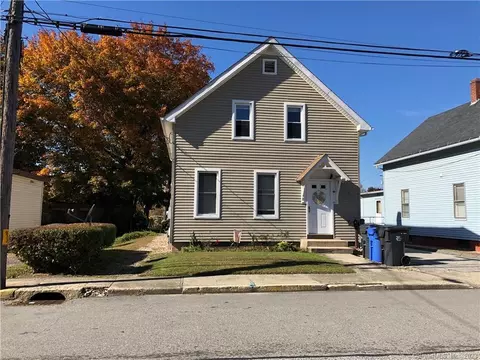 99 School St, Killingly, CT 06239