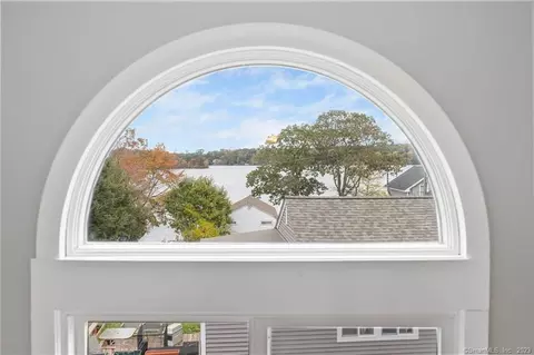 11 Oak Dr, Morris, CT 06763