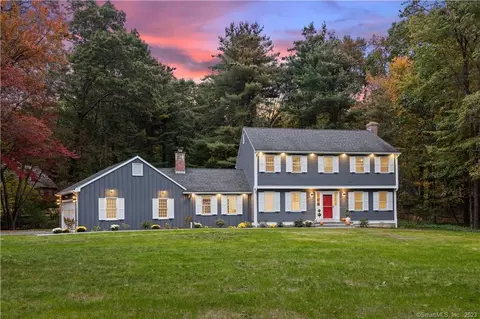 46 Fox Den Rd, Simsbury, CT 06092