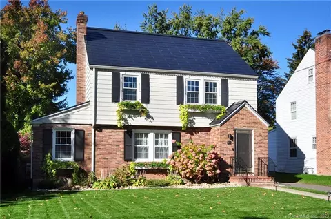 49 Griswold Dr, West Hartford, CT 06119