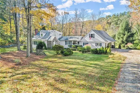 51 Old Sow Rd, Easton, CT 06612